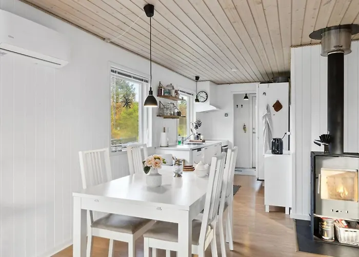 Antonella - 400m From The Sea By Interhome *